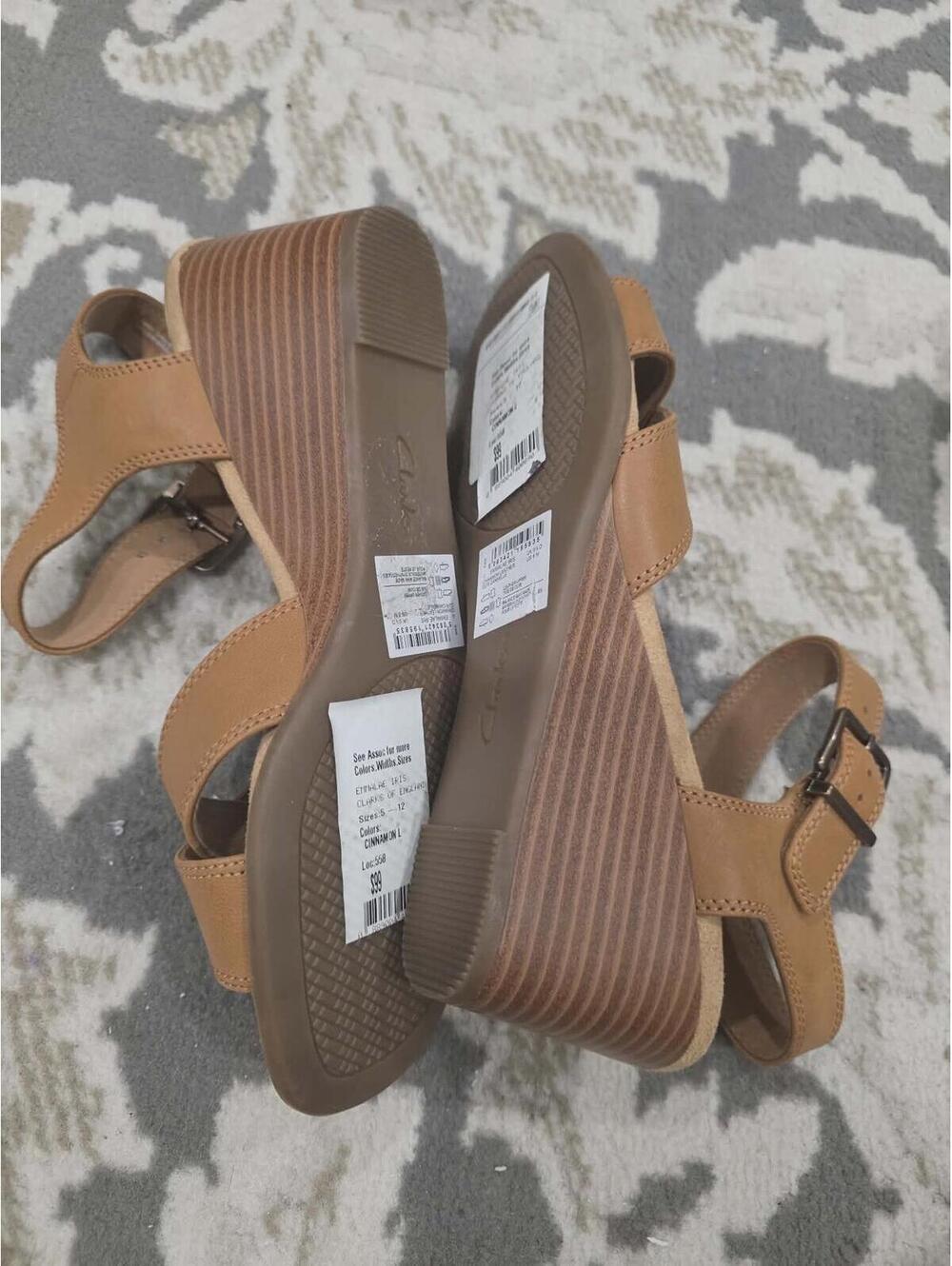 Clarks Collection Women's Tan Wedge Sandals Size 8 - Picture 2 of 4